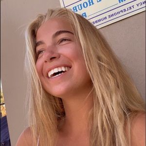 Meet your Posher, Lola